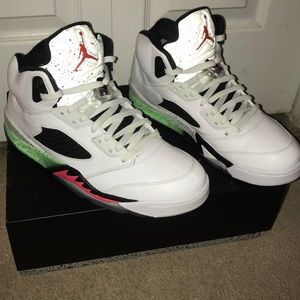 Air Jordan Retro 5 “Space Jams”